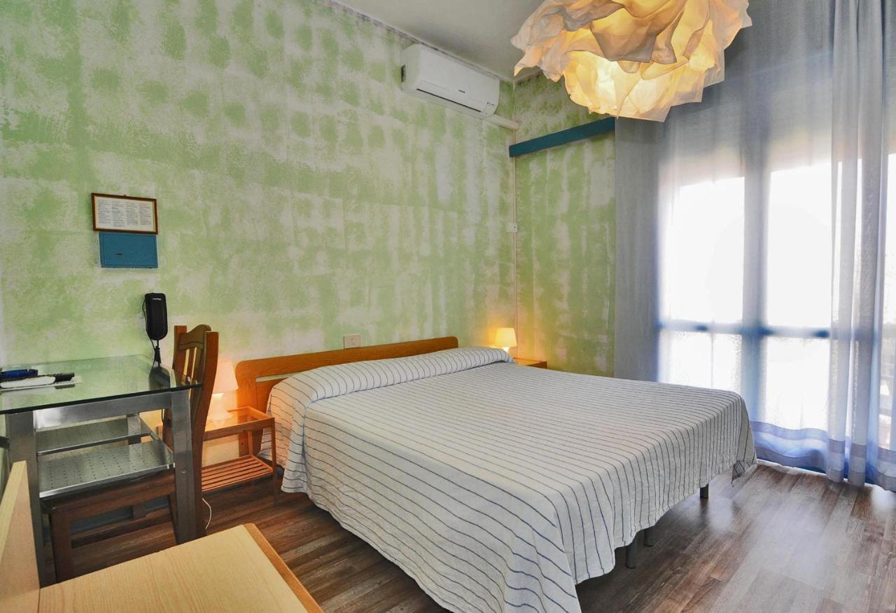 Hotel Antonella กาออร์เล ภายนอก รูปภาพ