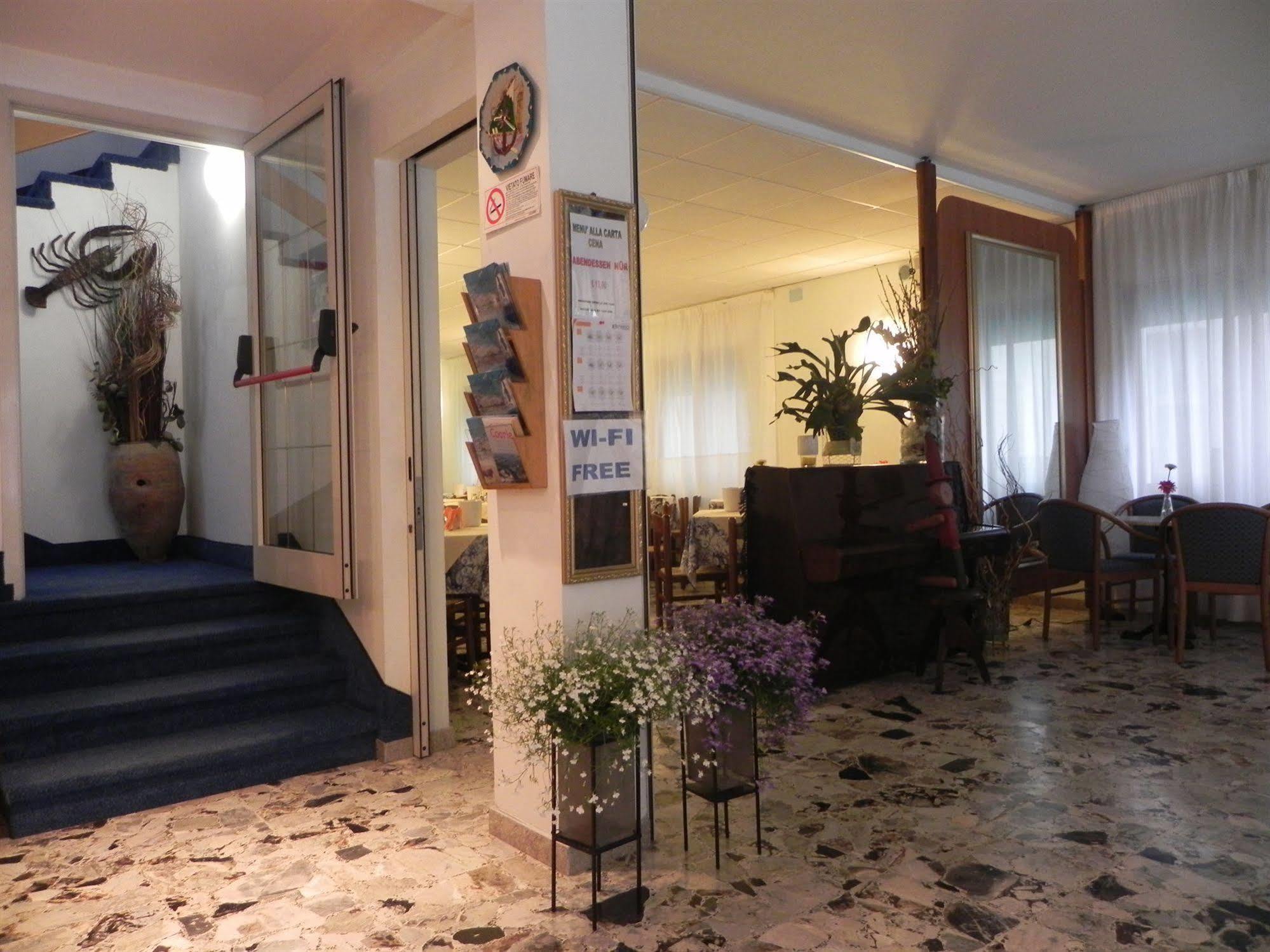 Hotel Antonella กาออร์เล ภายนอก รูปภาพ