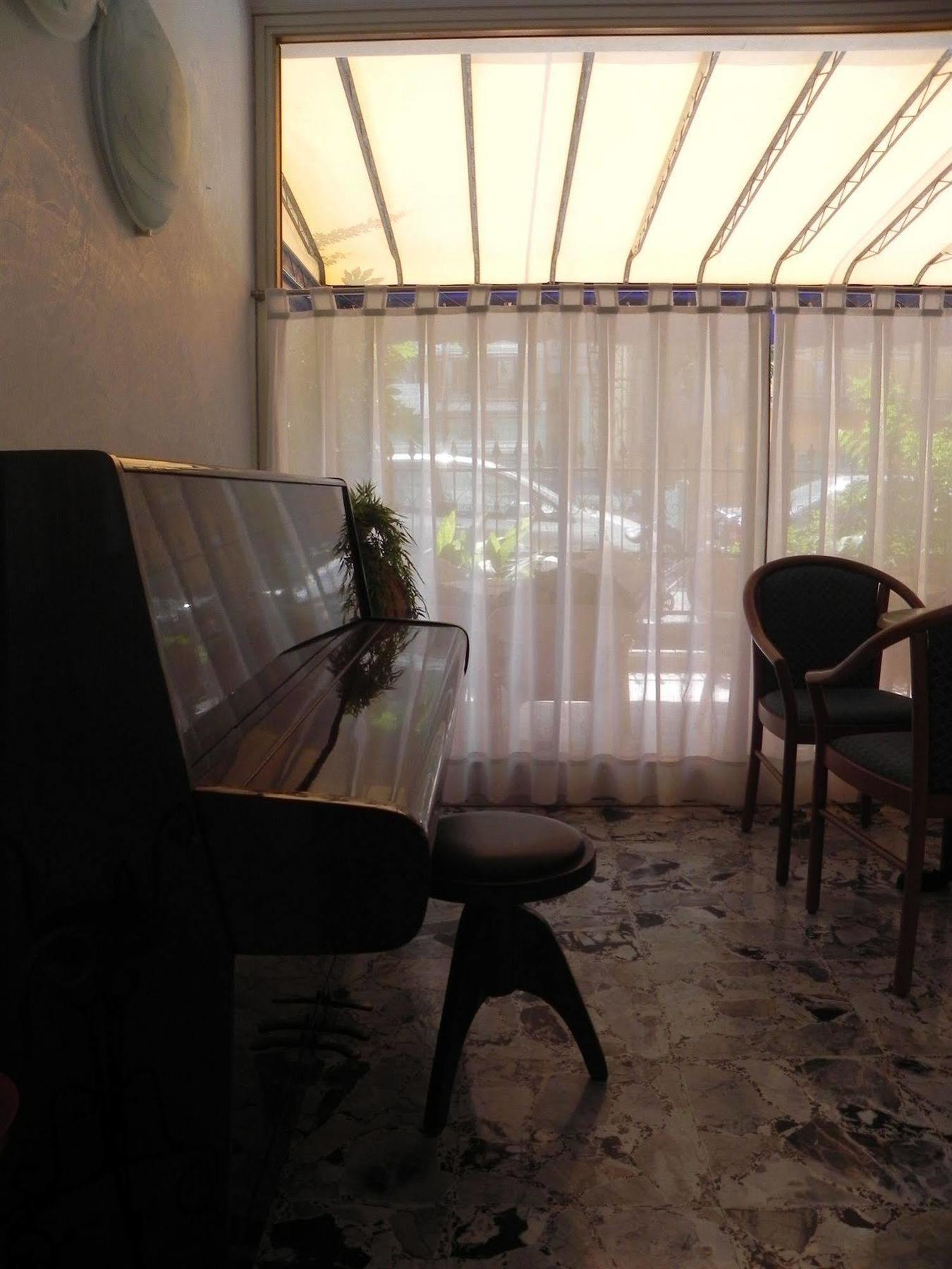 Hotel Antonella กาออร์เล ภายนอก รูปภาพ
