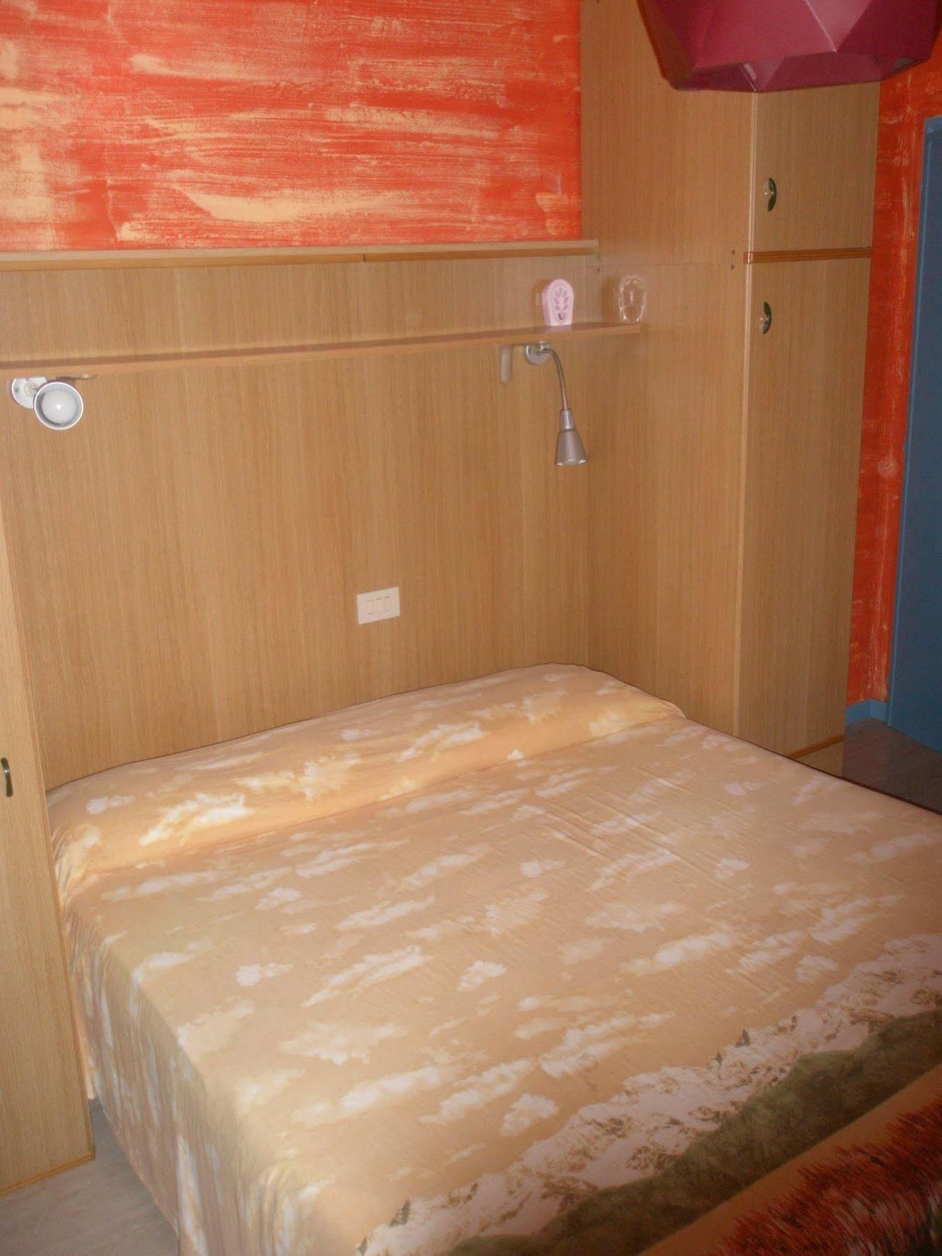 Hotel Antonella กาออร์เล ภายนอก รูปภาพ