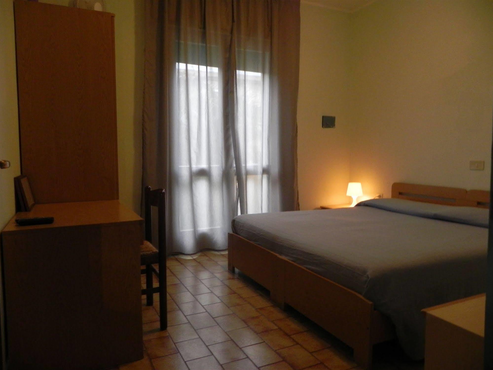 Hotel Antonella กาออร์เล ภายนอก รูปภาพ