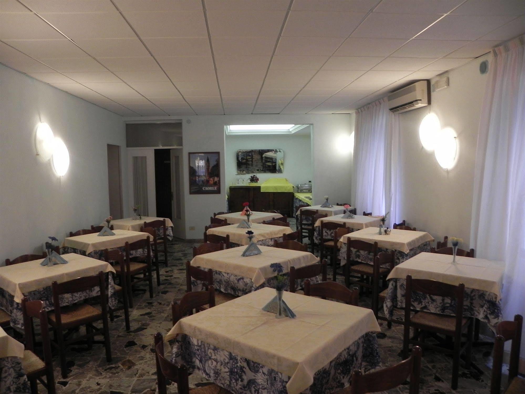 Hotel Antonella กาออร์เล ภายนอก รูปภาพ